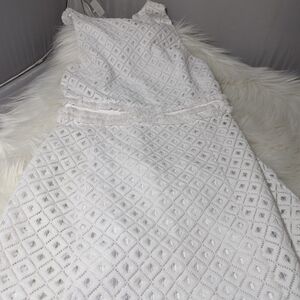 White lace over dress withhold zipper